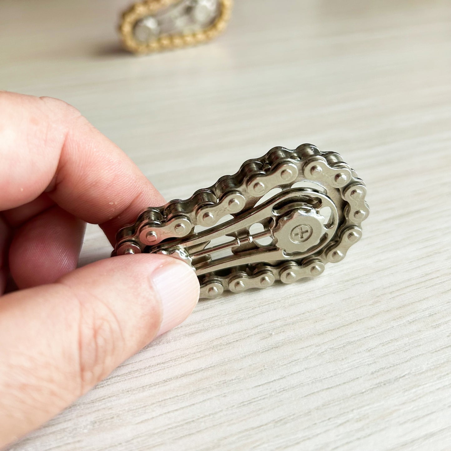 Cool Sprockets Hand Roller Fidget Chain Toys, Metal Fidget Spinner, Sensory Bike Chain Gears, EDC Novelty Anti Anxiety Hand Finger Spinner, Kinetic Desk Office Birthday Gift fro Boys Men Boyfriend