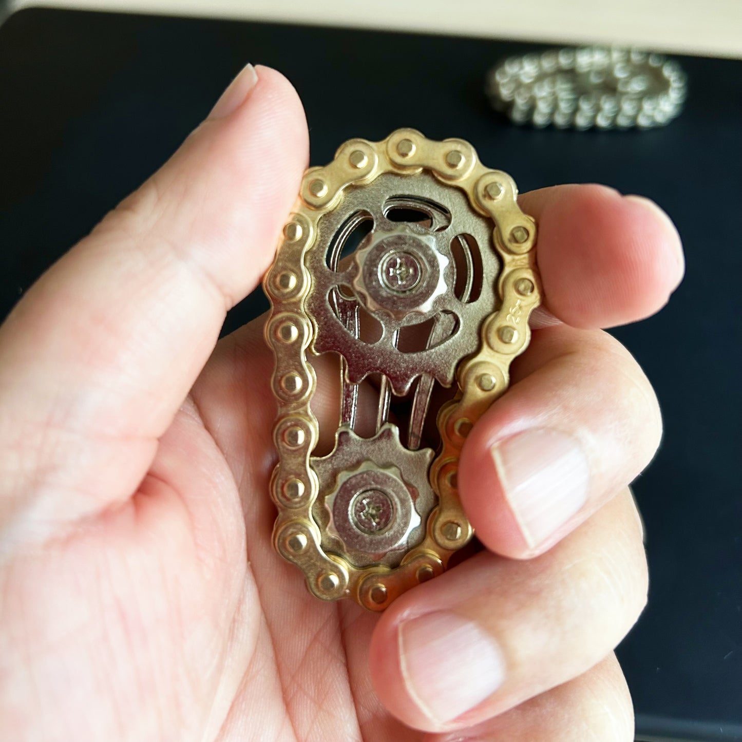 Cool Sprockets Hand Roller Fidget Chain Toys, Metal Fidget Spinner, Sensory Bike Chain Gears, EDC Novelty Anti Anxiety Hand Finger Spinner, Kinetic Desk Office Birthday Gift fro Boys Men Boyfriend